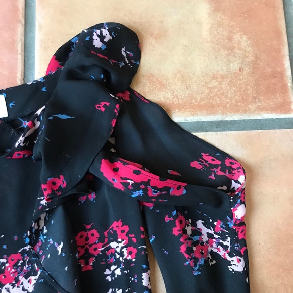 Devlin Floral Cold Shoulder Ruffle Blouse - Picture 4 of 6